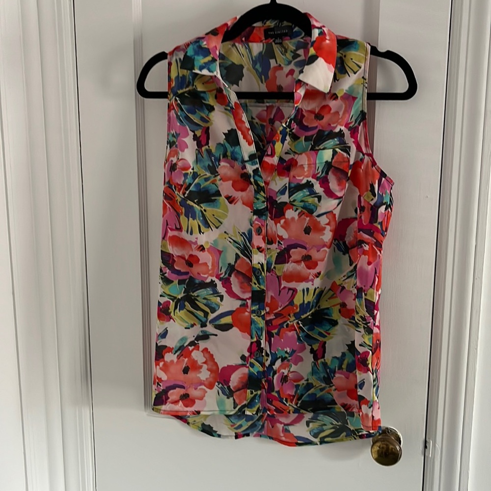 Small The Limited Sleeveless Blouse